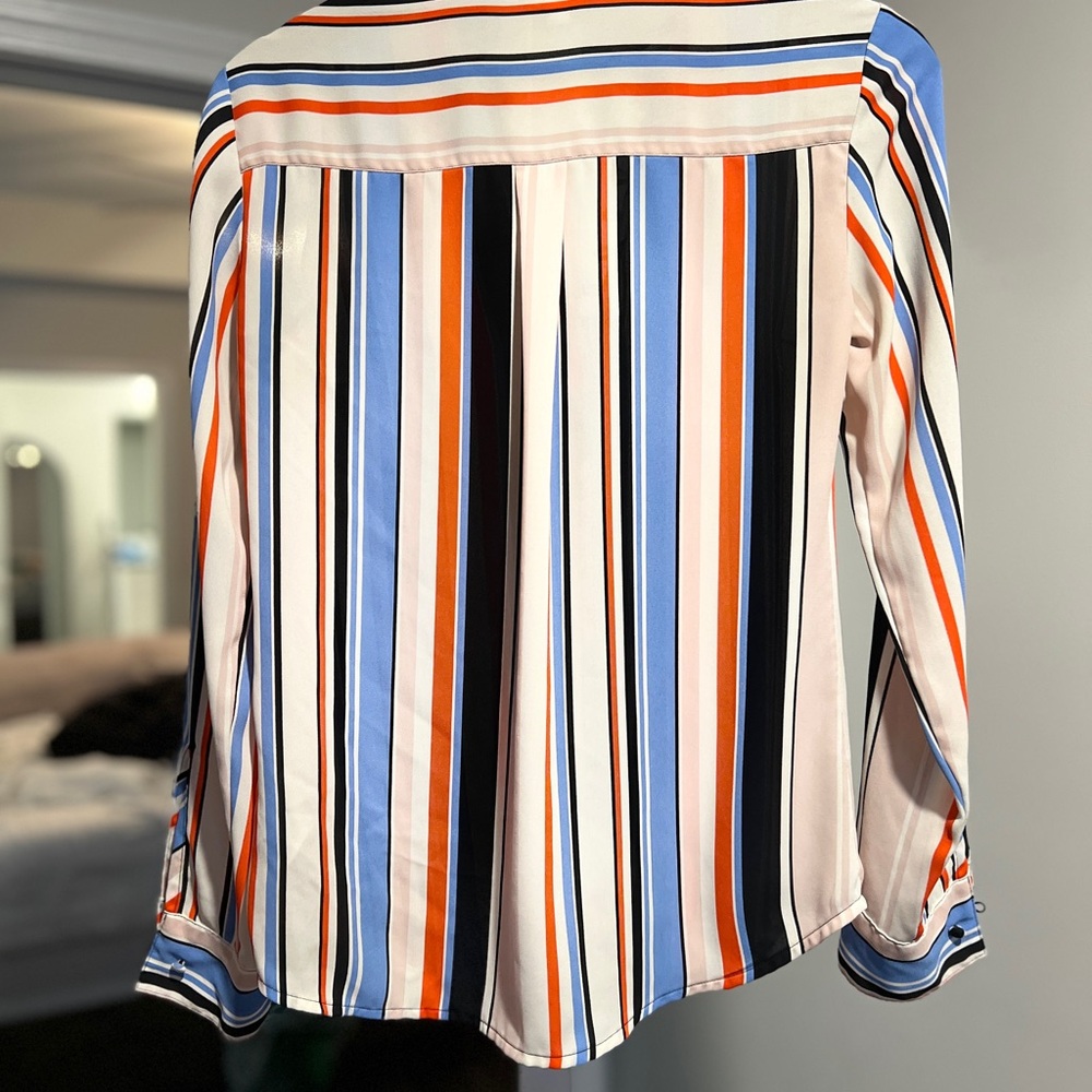 Express Portofino Ruffle Blouse - Picture 3 of 3